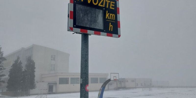 prikazovalnik hitrosti, tišina