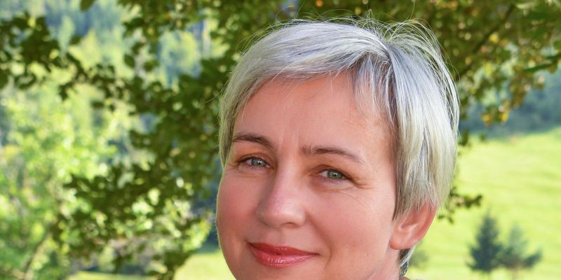 lepota alenka zapusek - foto id.jpg