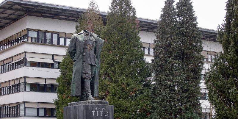 titov spomenik velenje-bobo.jpg