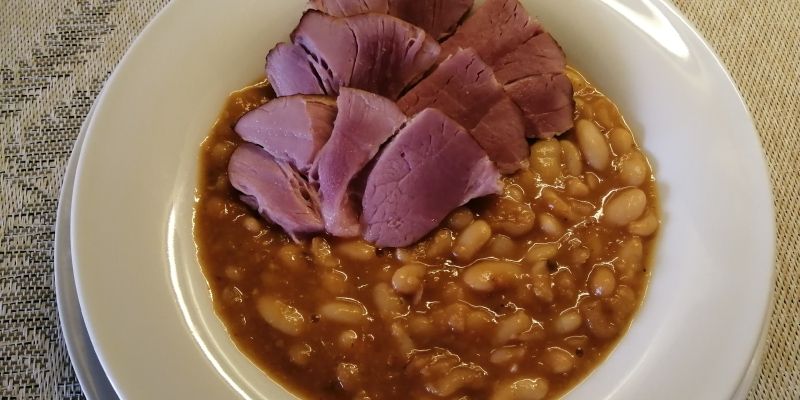 Pasulj s prekajeno kračo