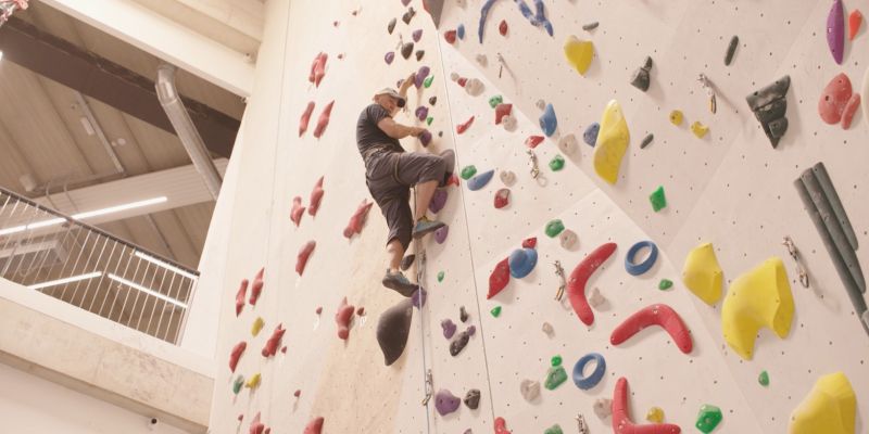 Z Janezom Janšo v plezalni stezi: »»Ne gre za adrenalin, gre za mir."