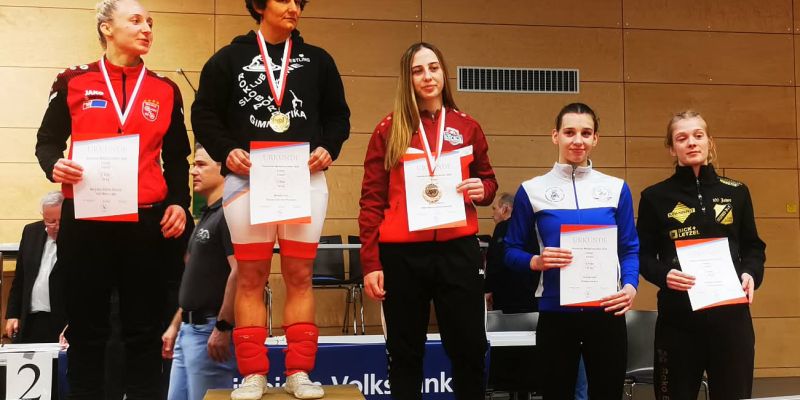 Mihaela Čirič na najvišji stopnički.png