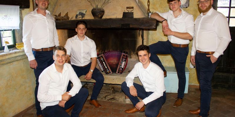 Istrski fantje tokrat pobožali z nežno skladbo Spomin na vaju