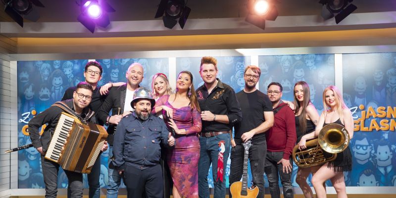 Glasbeno vroče ob 20.00: S.O.S. kvintet in Til Čeh pri Jasni Kuljaj.