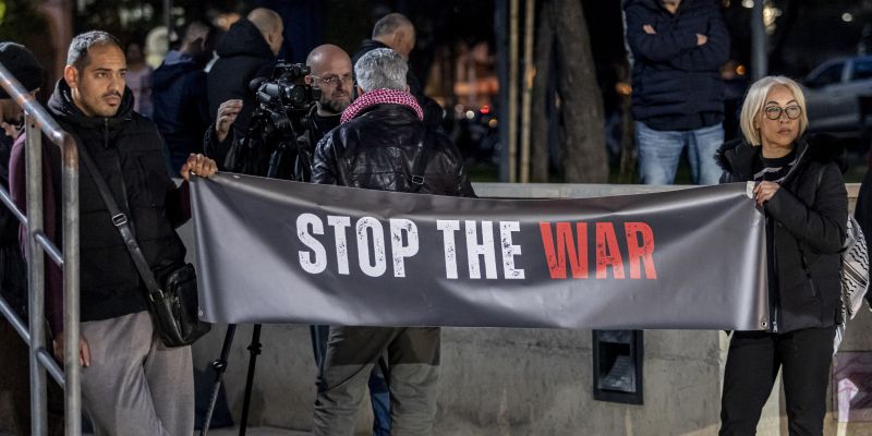 ciper protest vojna.jpg