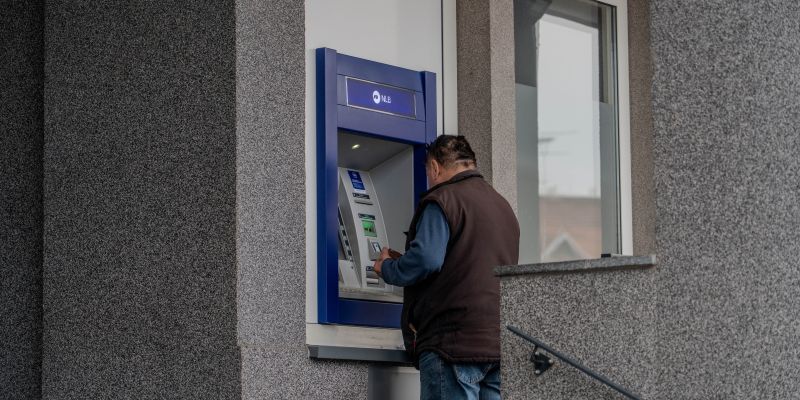 simbolična, nlb, bankomat