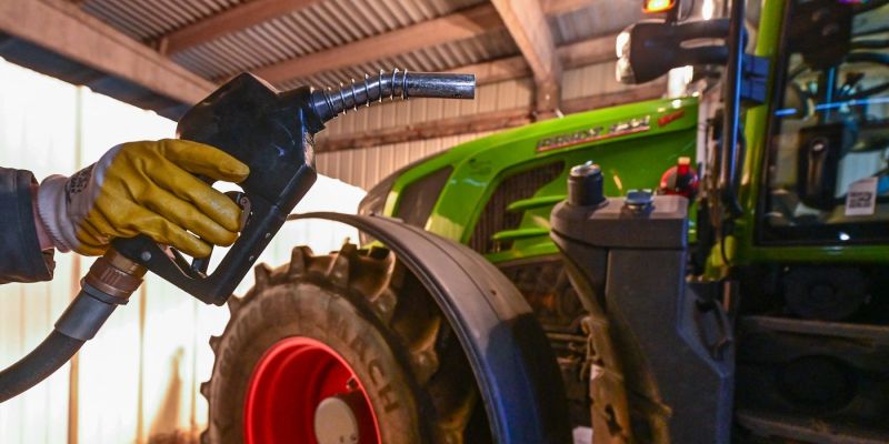 traktor, gorivo.jpg