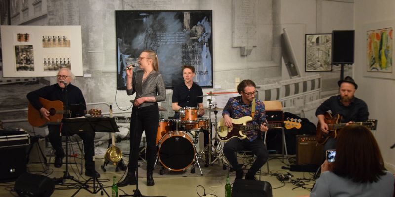 slovenija-odprta-za-umetnost, pogled-od-zgoraj, pavlova-hiša, razstava