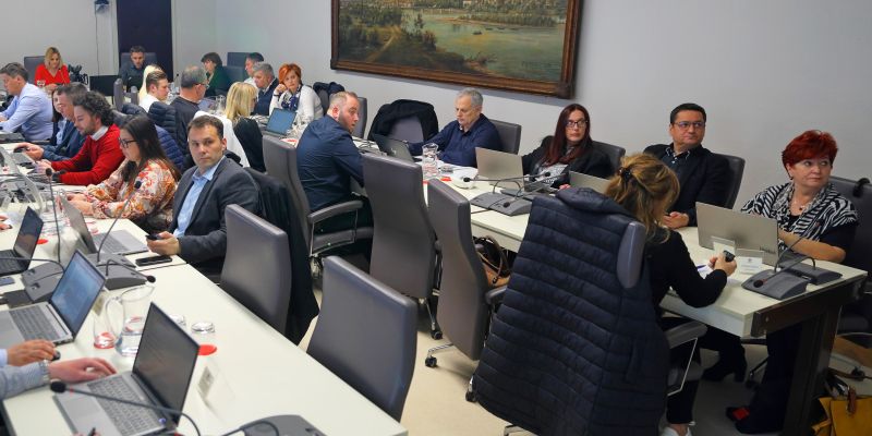 cg_mestni_svet_drzavni_zbor.jpg