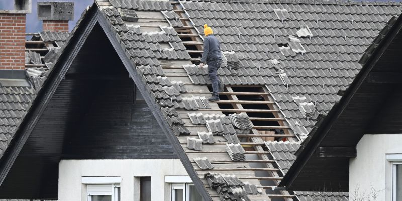 neurje, veter, poskodbe, skoda, streha, zavarovanje