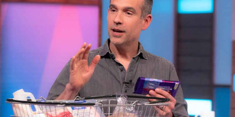 zdravnik in znanstveni komunikator Chris van Tulleken.jpg