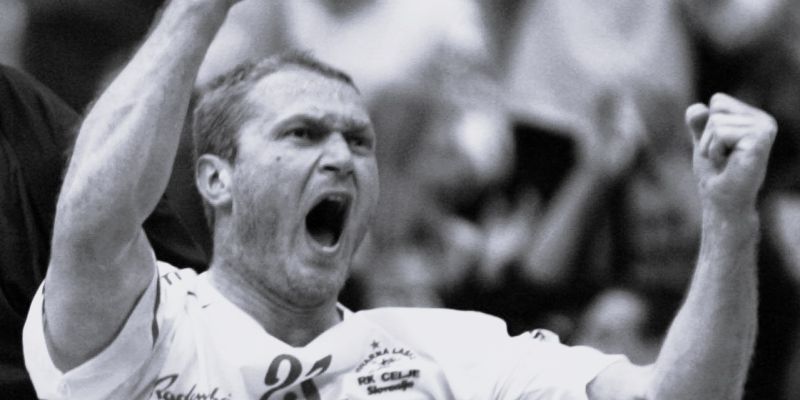 kokšarov črnobela.jpg