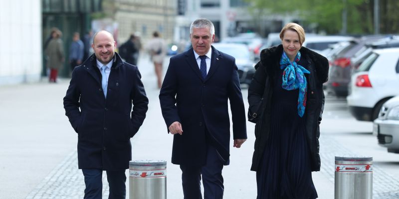 vrtovec lotric bergant Robert Balen.jpg