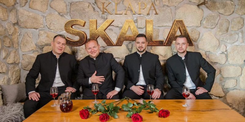 Klapa Skala predstavlja novo pesem Lepo je biti tvoj sin