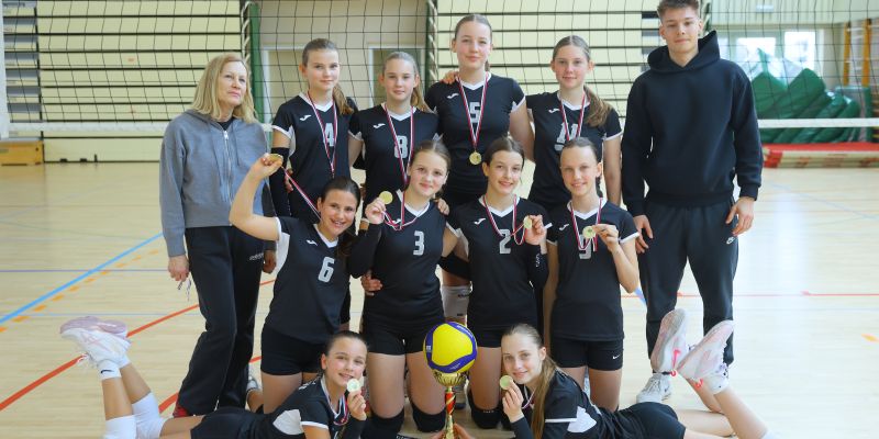 Odbojka_MT_ml_učenke_OŠ Kidričevo.JPG