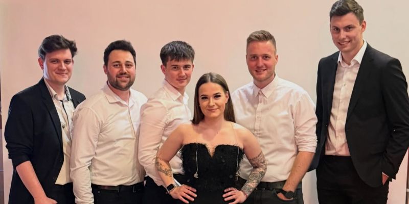 Ansambel Sladki greh predstavlja novo polko Frajer