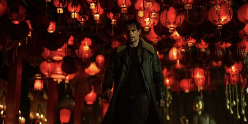 Cavill kot kovač pred usodno preobrazbo v nesmrtnika.