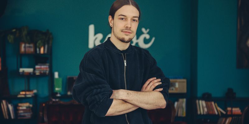 timo-kosi, kavč, podkast