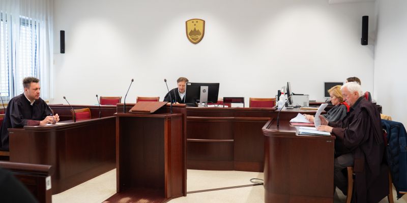 mitja-verlak, sodišče