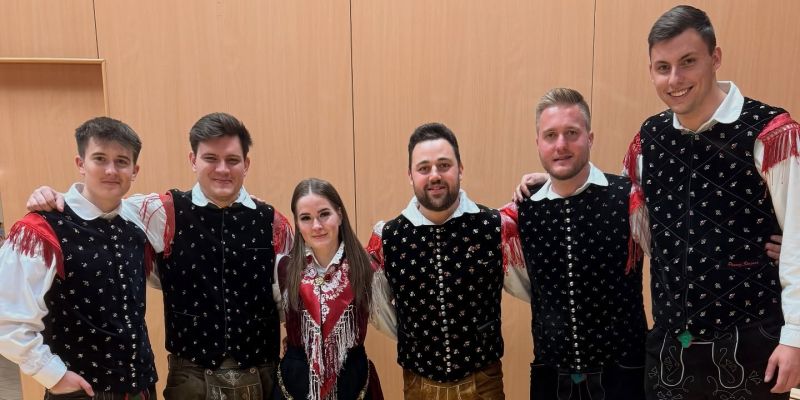 Ansambel Sladki greh se sprašuje, kdo je danes pravi frajer