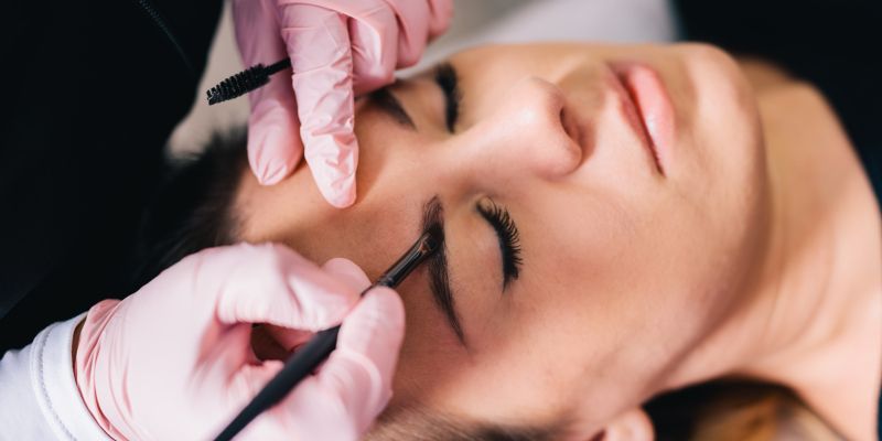 Urejanje obrvi, svinčnik (1).jpg