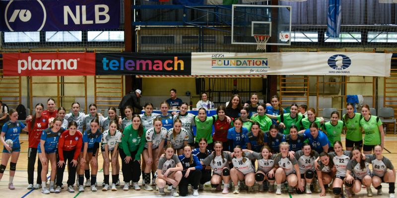 Plazma - Udeleženke rokometnega turnirja.jpg