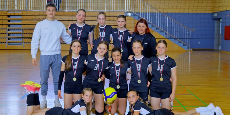 Odbojka_RT_ml_učenke_OŠ Kidričevo.JPG