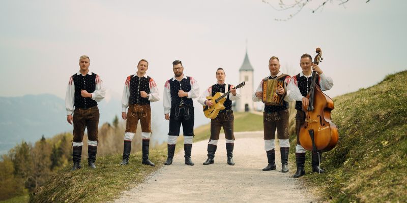 Ansambel Nemir v novo poročno sezono z valčkom »Danes je vajin dan«