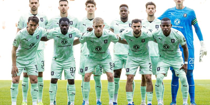 olimpija skupinska af.jpg