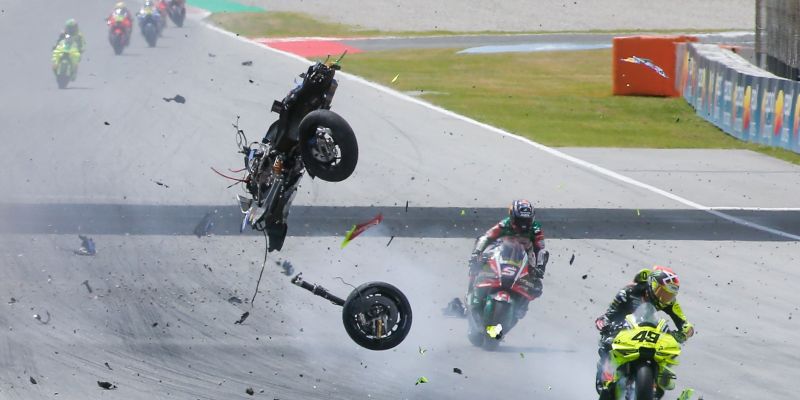 motogp-v-barceloni-skoraj-postal-tragedija