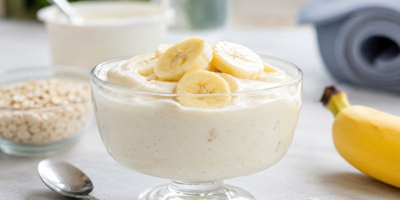 sladica iz banane in grškega jogurta
