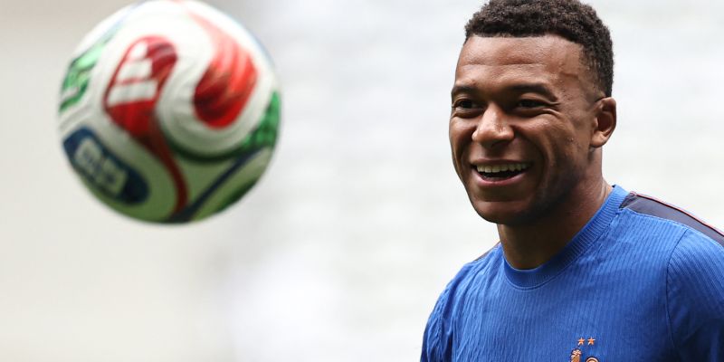 Kylian Mbappé,.jpg