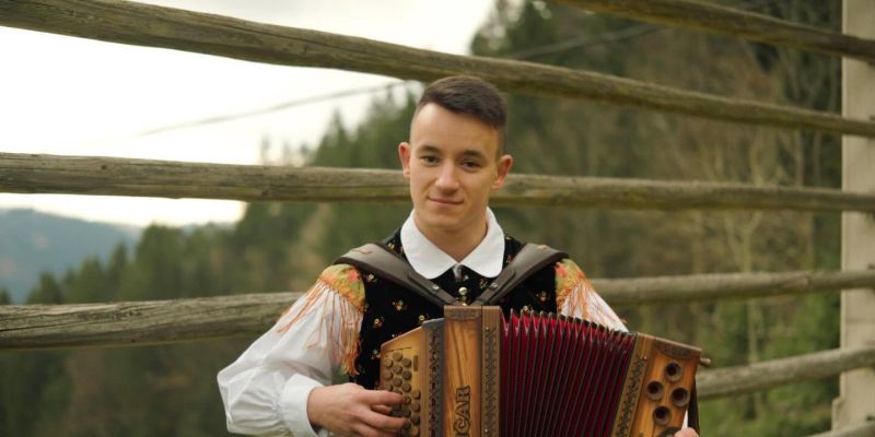 Ansambel Gašperja Šege mamo Slavko ganil do dolz