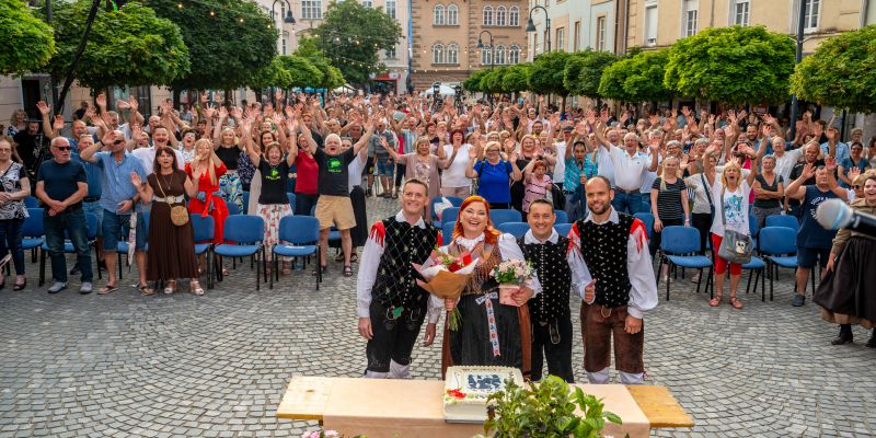 Vihar praznoval 20 let glasbe, prijateljstva in hvaležnosti