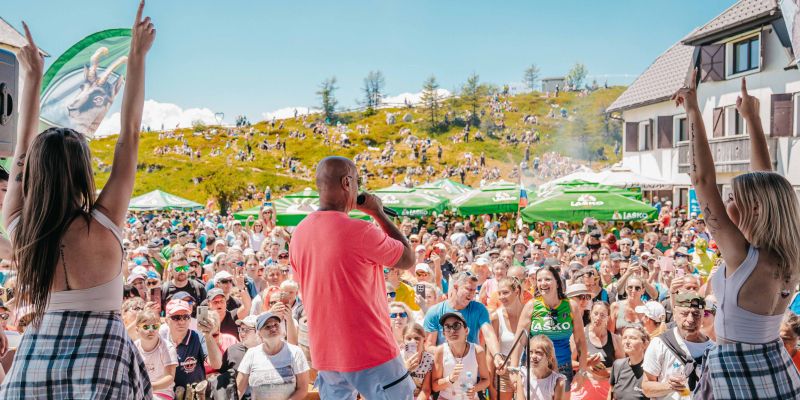 Praznični dan kot iz sanj: polna streha Koroške in pohodniška srca