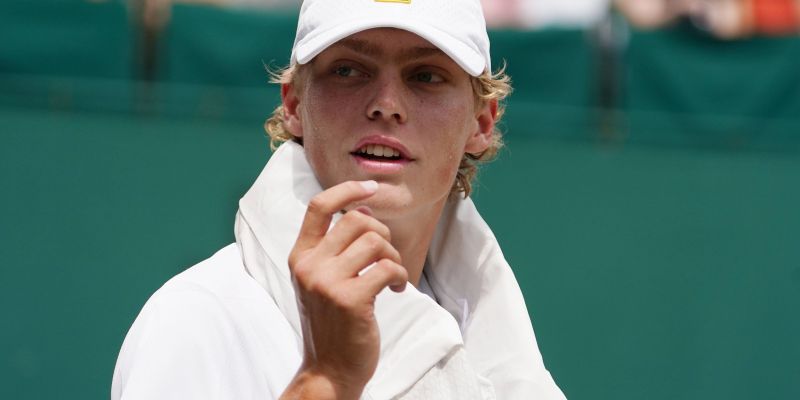 Cruz hewitt.jpg
