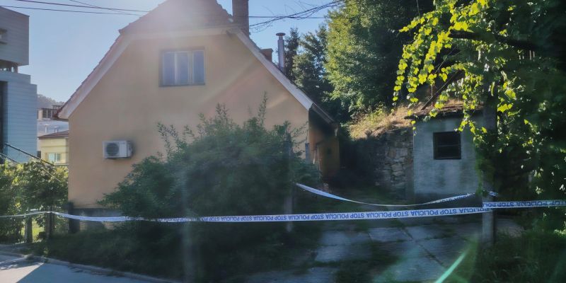 lasko, smet, moski, policisti