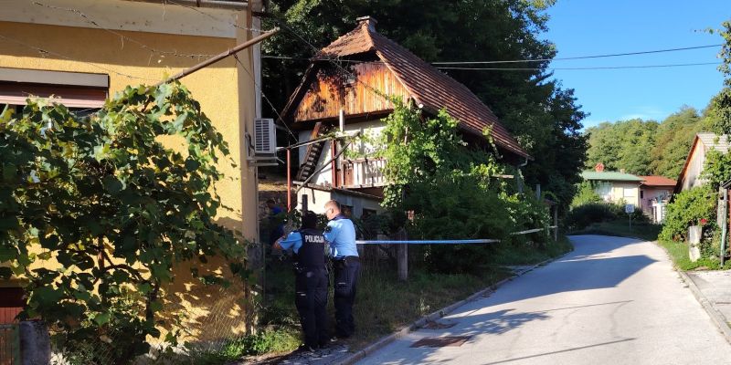 lasko, smet, moski, policisti