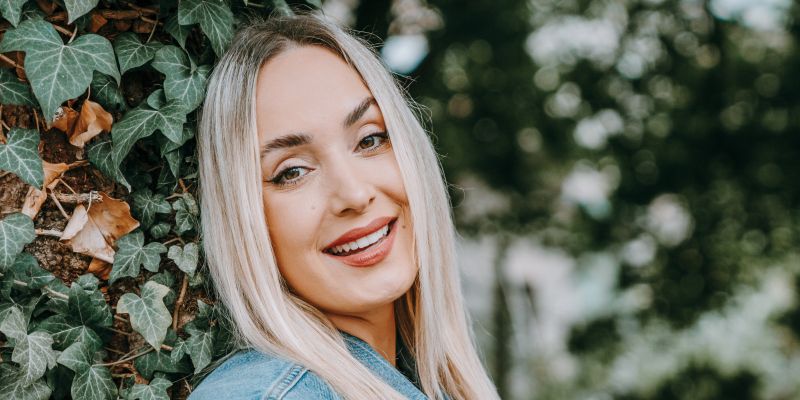 Ta znani Slovenec je Ines Erbus pomagal pri prvi kitici njene nove pesmi