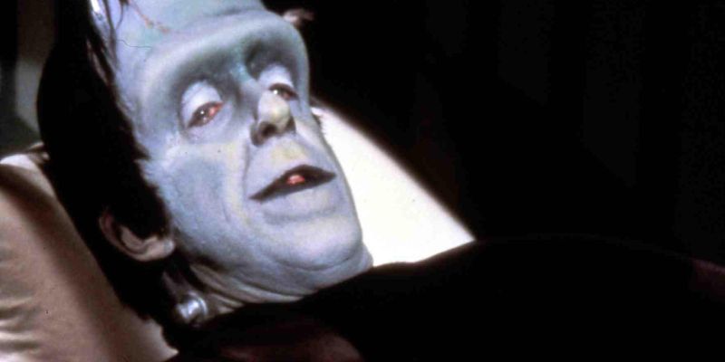 Fred Gwynne kot Herman Munster, televizijski lik, ki je videz Frankensteinove pošasti prenesel tudi v svet komedije in postal ena najbolj prepoznavnih parodij na Karloffovo filmsko podobo.