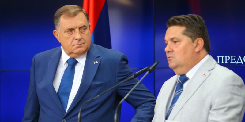 Dodik-Stevandic-1-r2sabzfyf4numusaq9nwy9zcd1c4irao3do6zdgfgg.png
