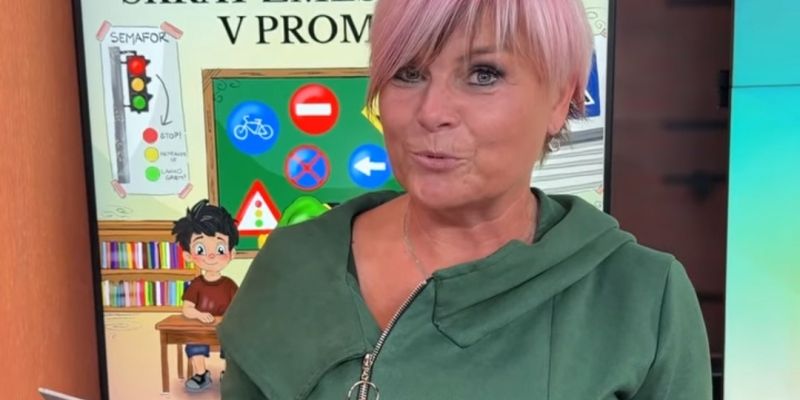 Pevka Claudia iz sveta glasbe v Deželo Škratov