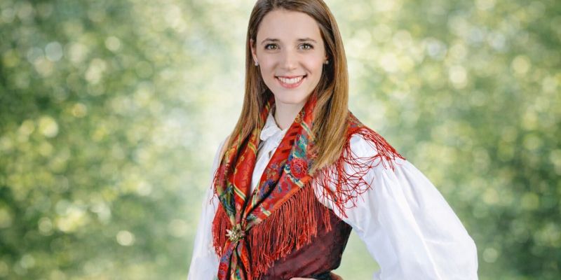 Monika Avsenik praznuje 30 let: »Če dočakam podobnih 30, podpišem!«