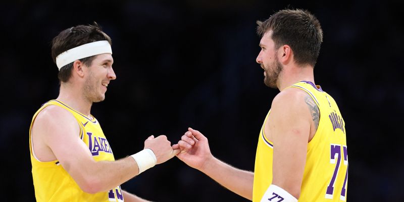 austin reaves luka doncic.jpg