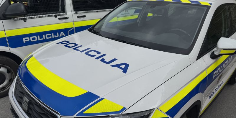 Policijski avto