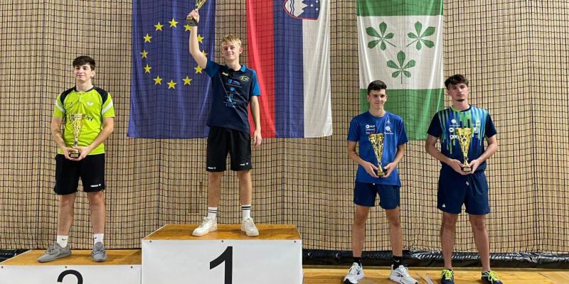 namizni_tenis_Aleks_Koren_OK.jpg