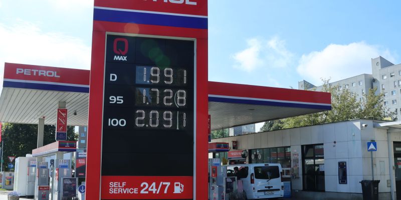 petrol, bencinski servis.jpg