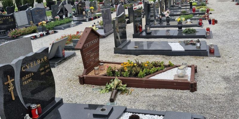 pokopališče šentjernej vandali september 2026.jpg