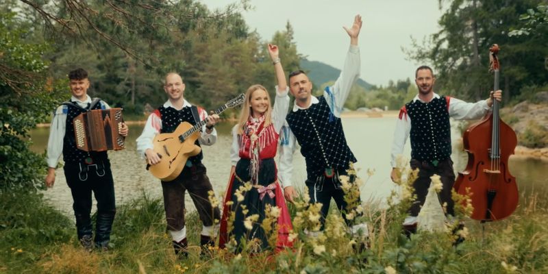 Prebrisani muzikanti s svežo pesmijo Najlepša so jutra ob tebi
