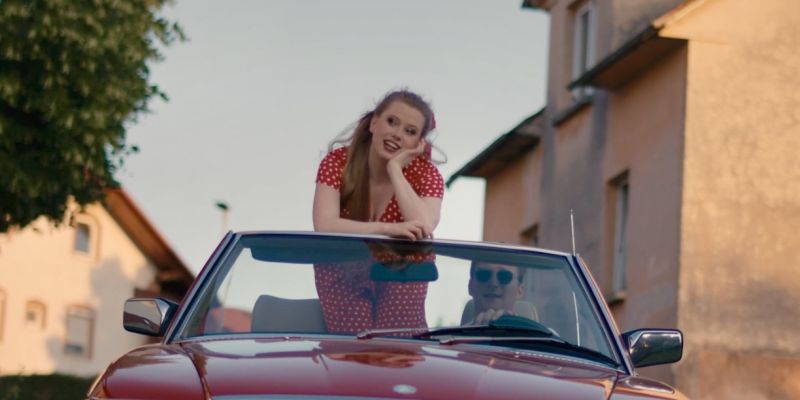 »To je tak komad za v avto. Ko se pelješ na žurko ali ko si želiš malo polepšati dan.«